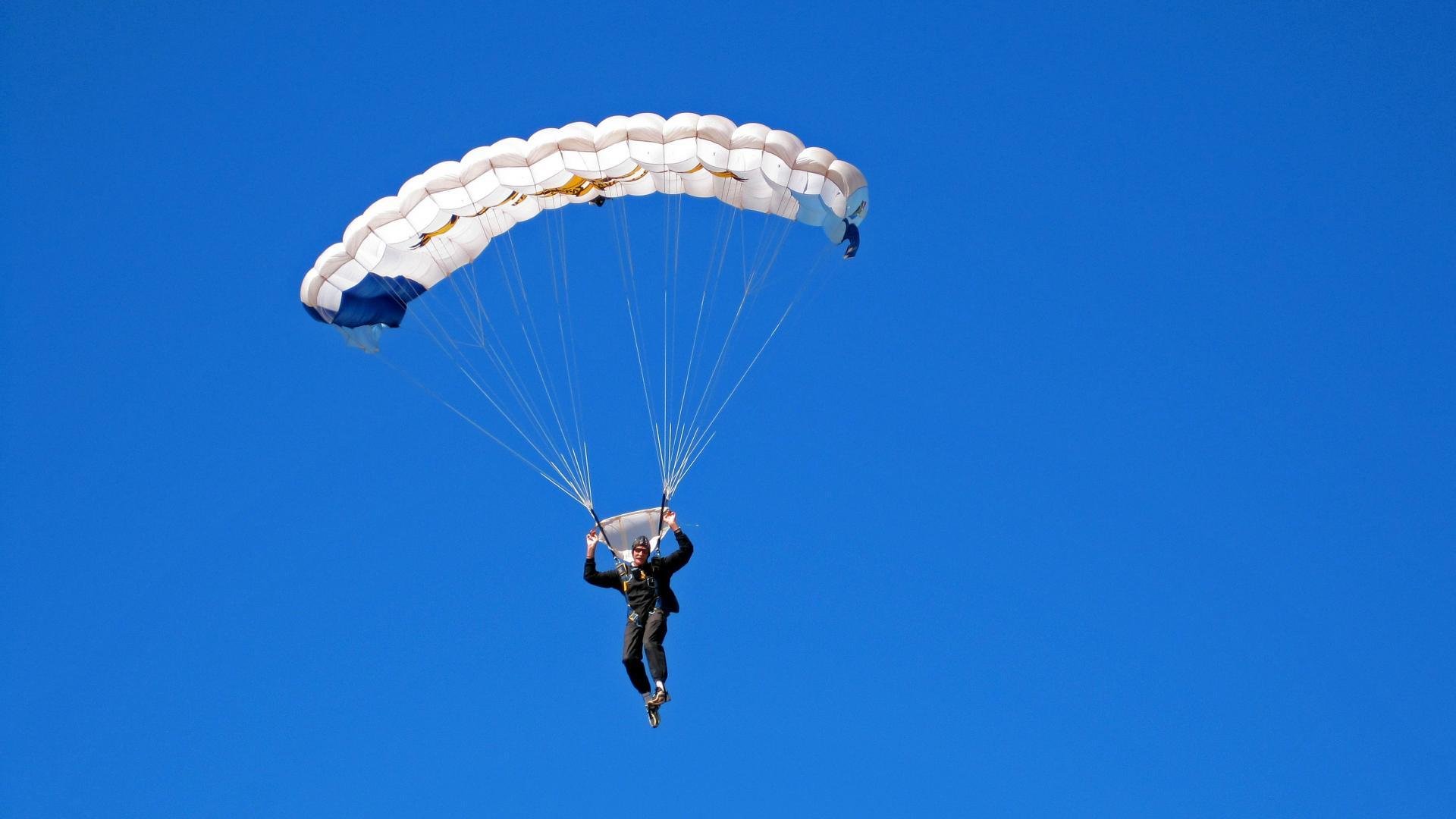 穆古鲁扎重返赛场，重要助攻首场状态出色，SKT观众沸腾！引发球迷热议